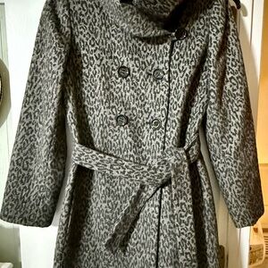 Stylish Gray Leopard Print Women's Coat